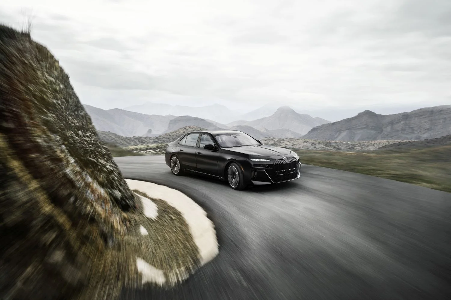 BMW 7 Series 735i (286 Hp) Mild Hybrid Steptronic2022 - thumbnail 3