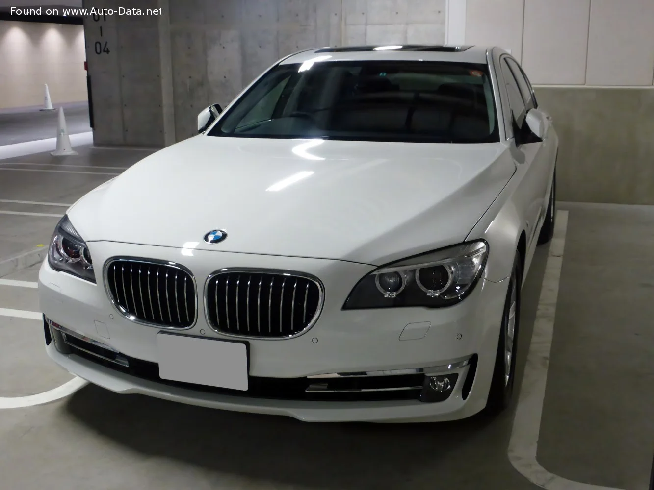 BMW 7 Series 730d (258 Hp) Steptronic2012 - 2015 thumbnail 2