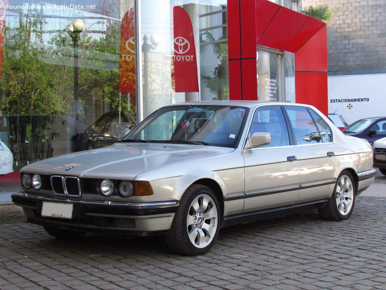 BMW 7 Series 730i (188 Hp) cat1986 - 1992 thumbnail 3
