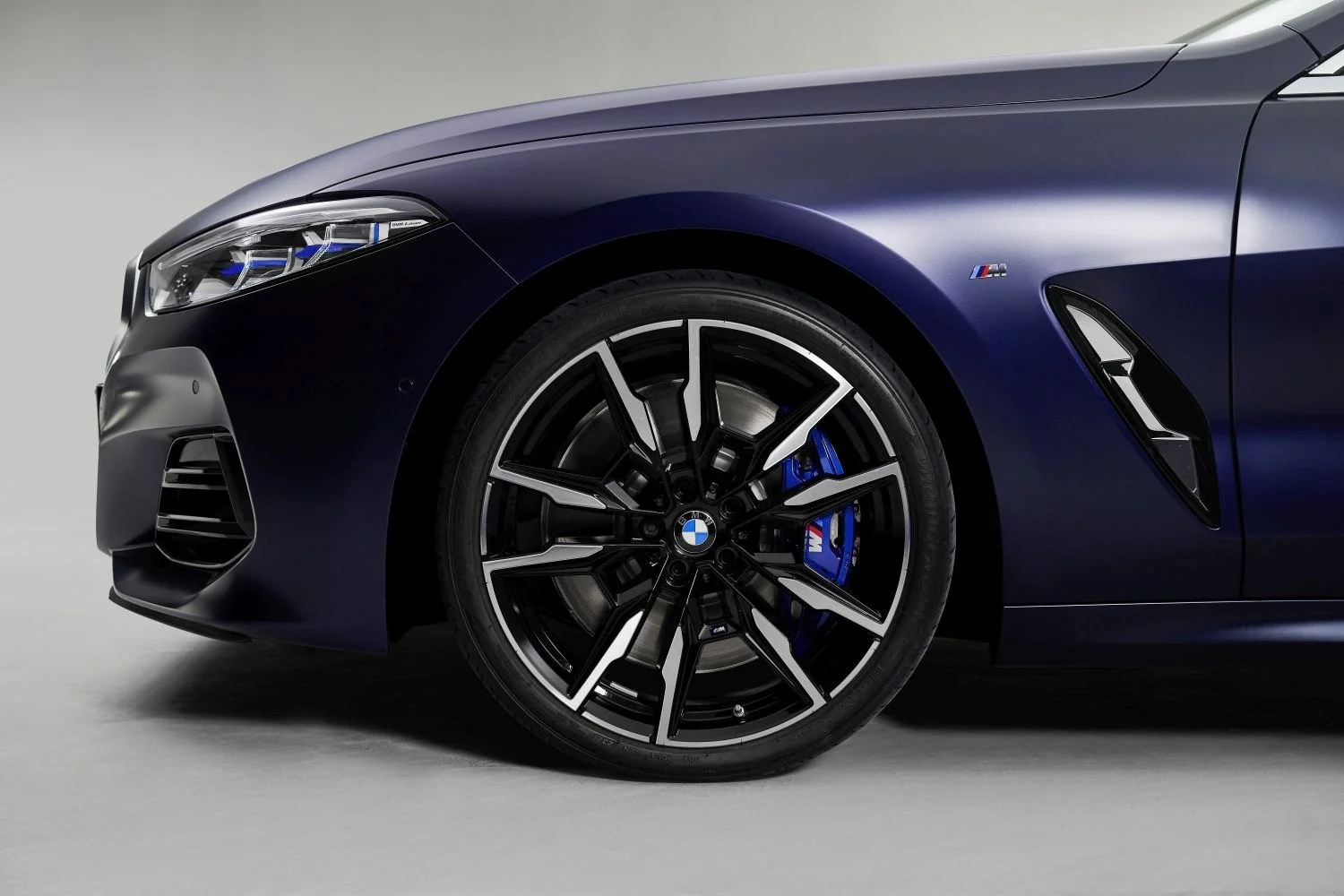 BMW 8 Series 840d (340 Hp) Mild Hybrid xDrive Steptronic2022 - thumbnail 4
