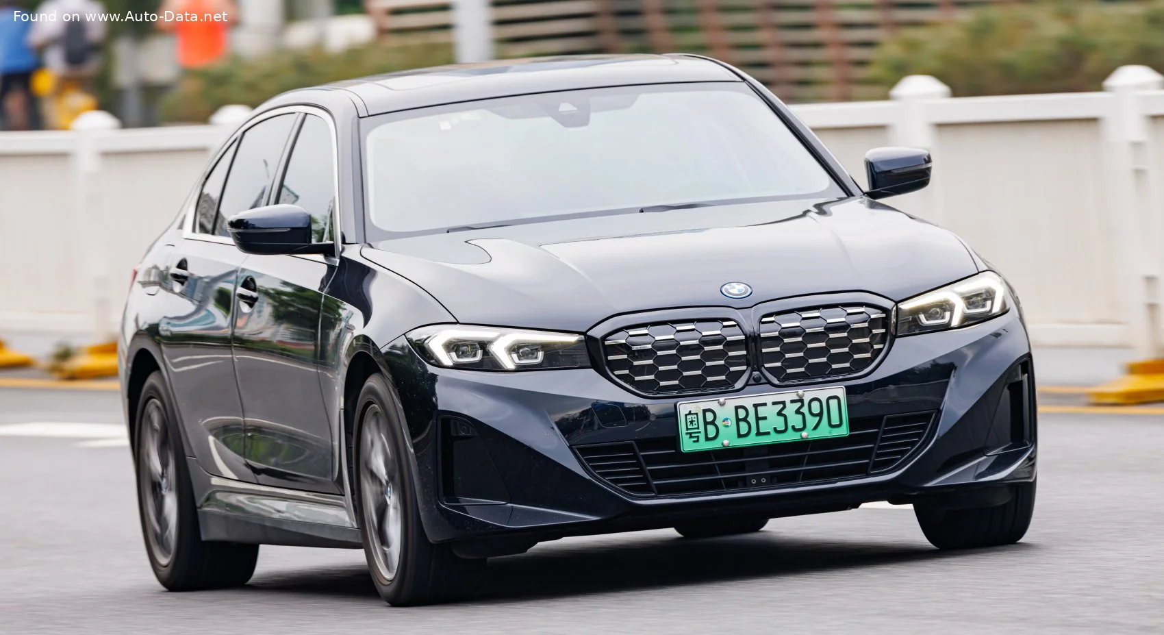 BMW i3 35L (286 Hp) eDrive2022 - thumbnail 2