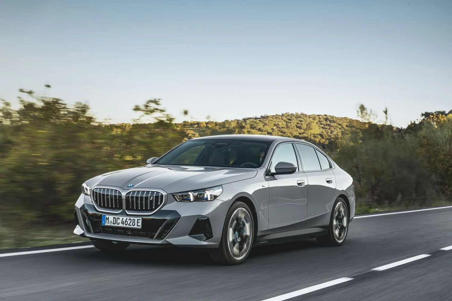 BMW i5 81.2 kWh (340 Hp) eDrive402023 - - 1