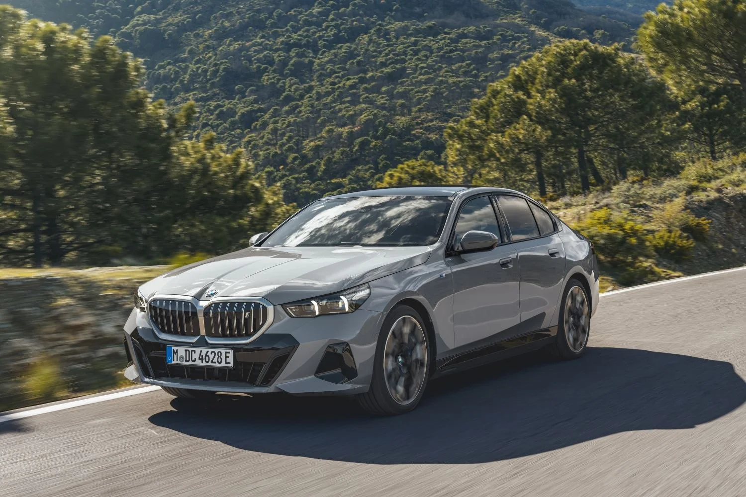 BMW i5 81.2 kWh (340 Hp) eDrive402023 - thumbnail 2