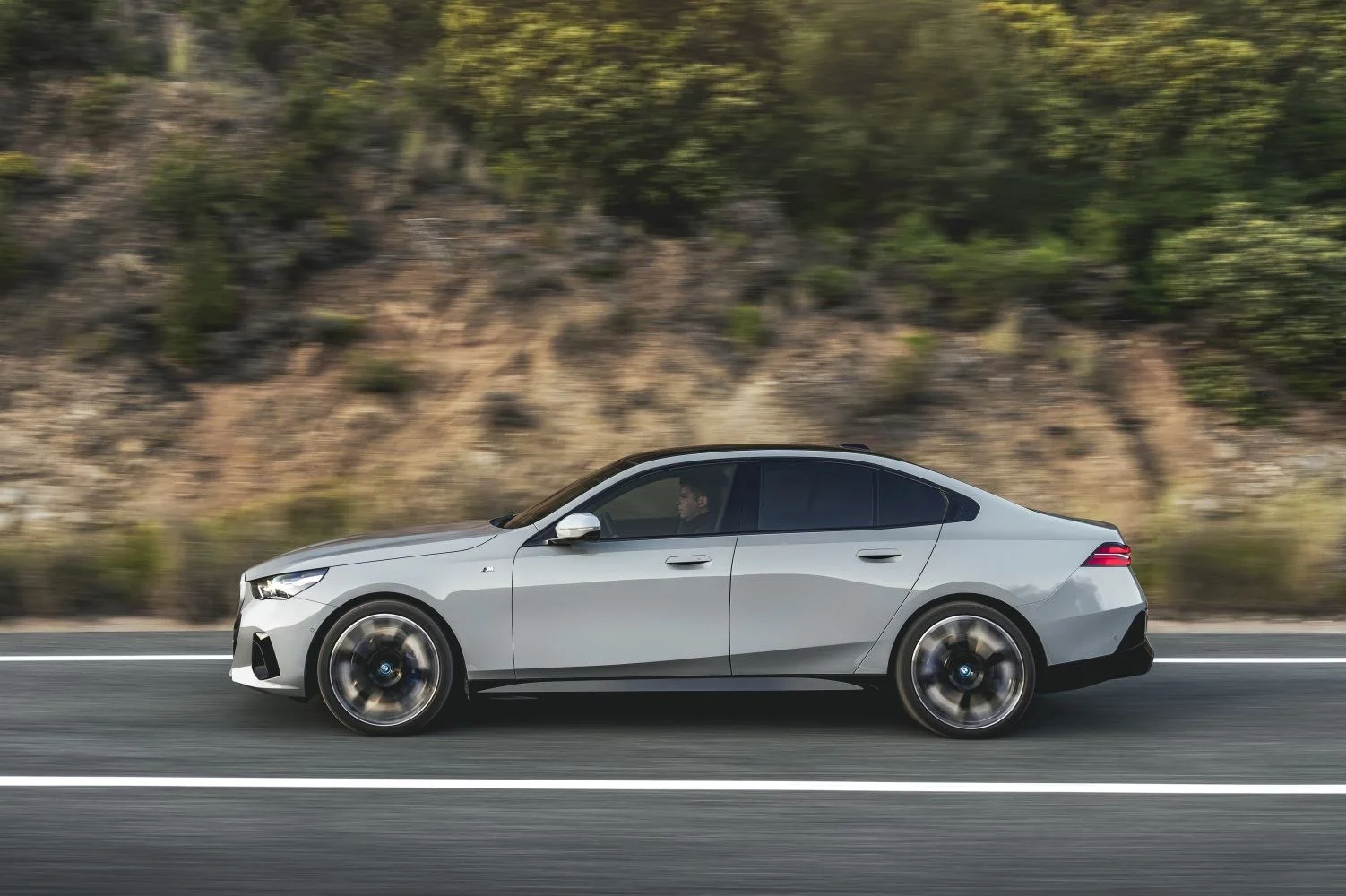 BMW i5 81.2 kWh (340 Hp) eDrive402023 - thumbnail 4
