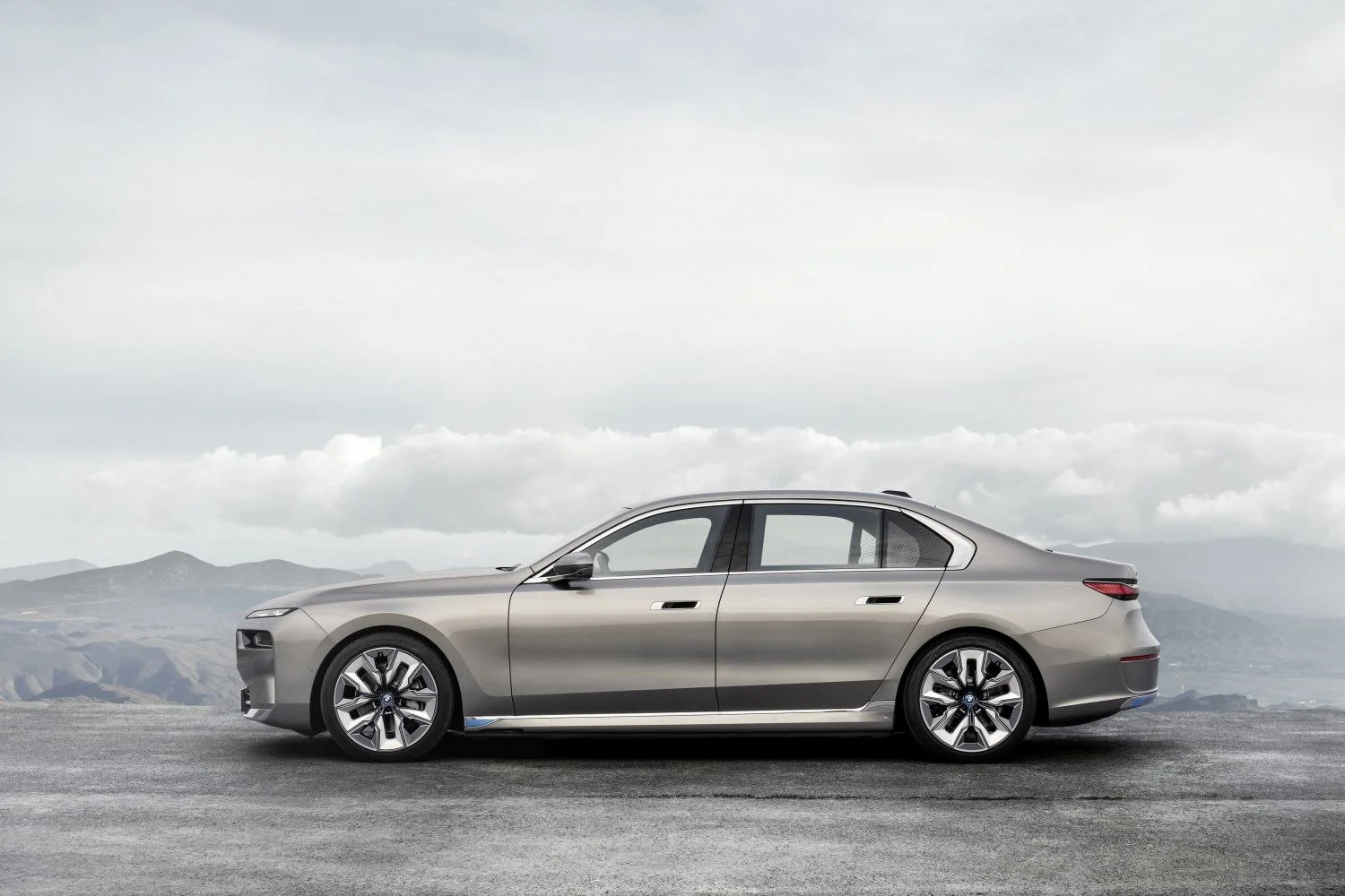 BMW i7 105.7 kWh (455 Hp) eDrive502023 - thumbnail 17
