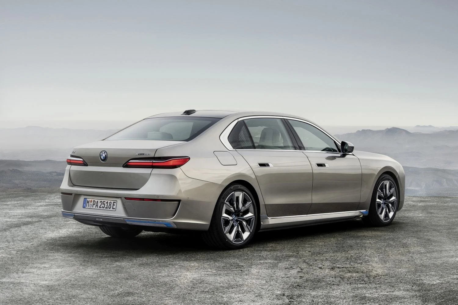 BMW i7 105.7 kWh (455 Hp) eDrive502023 - thumbnail 18