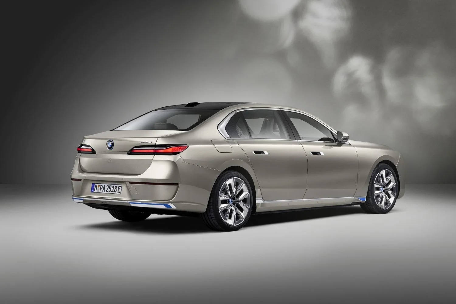 BMW i7 105.7 kWh (455 Hp) eDrive502023 - thumbnail 4