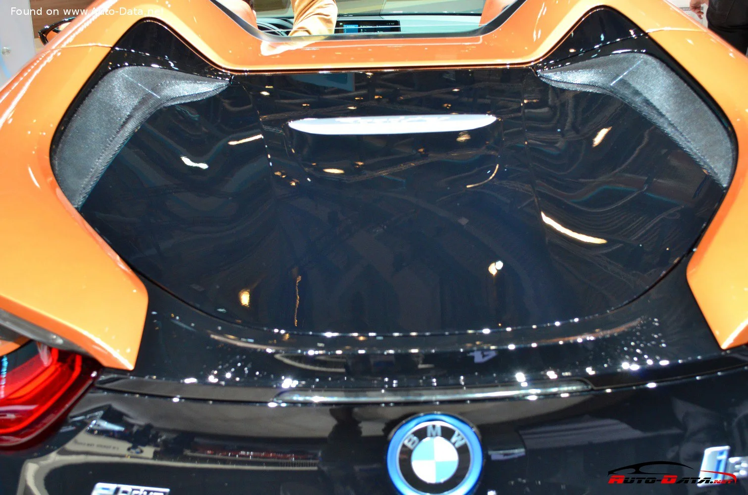 BMW i8 1.5/11.6 kWh (374 Hp) xDrive Automatic2017 - 2018 thumbnail 18