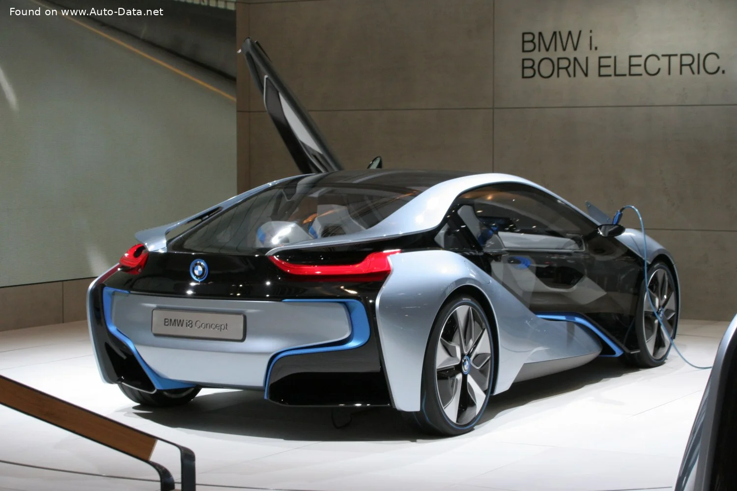 BMW i8 BMW i8 Coupe concept thumbnail 4
