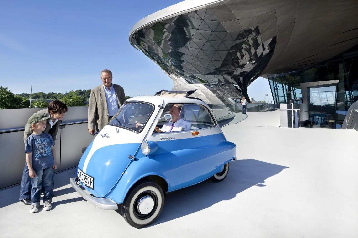 BMW Isetta 250 (12 Hp)1955 - 1962 thumbnail 2