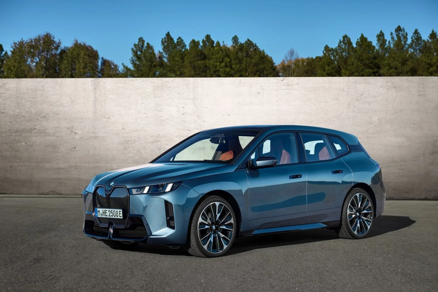BMW iX 109.1 kWh (544 Hp) xDrive602025 - - 1