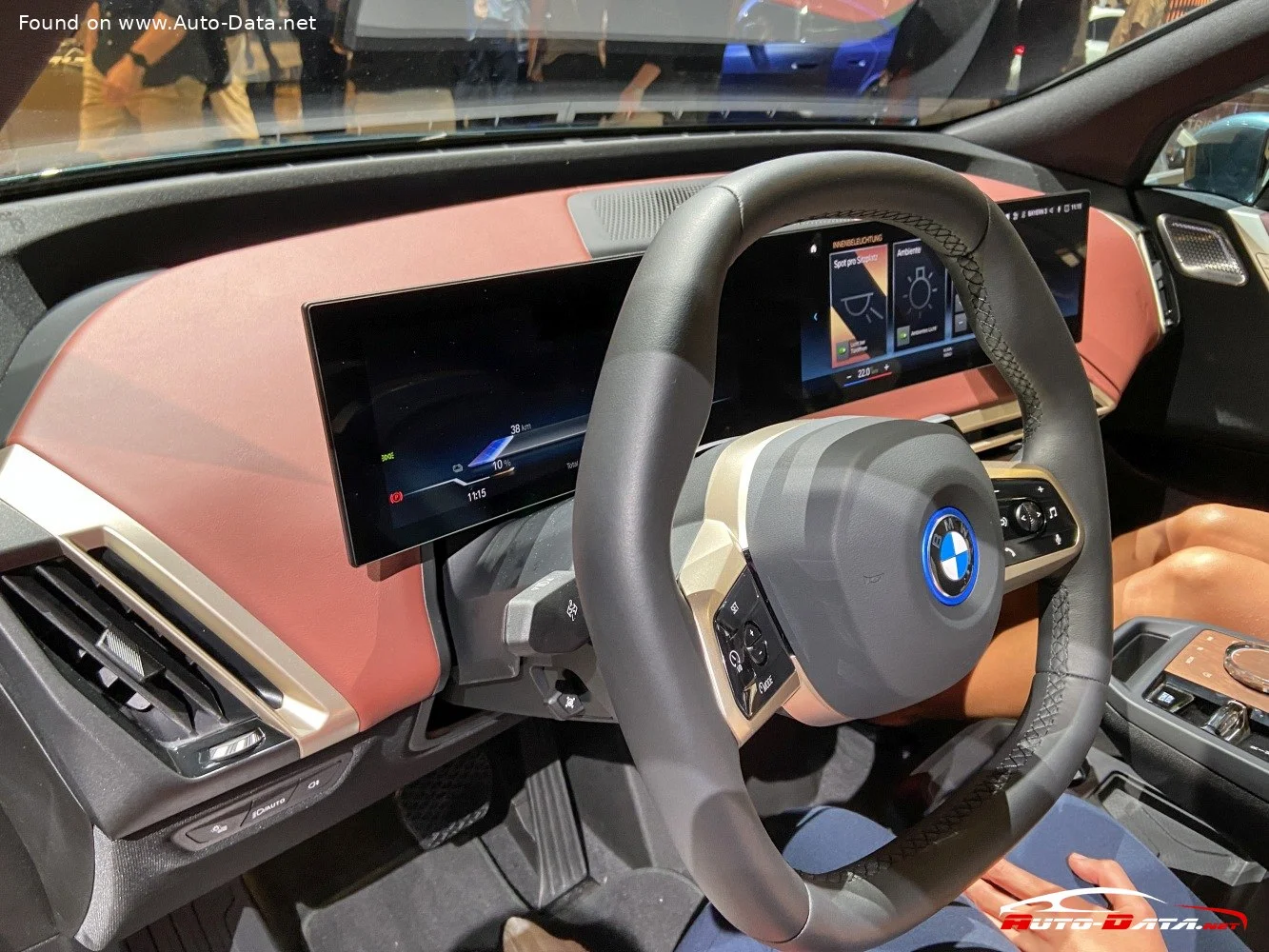 BMW iX 111.5 kWh (523 Hp) xDrive502021 - 2025 thumbnail 10
