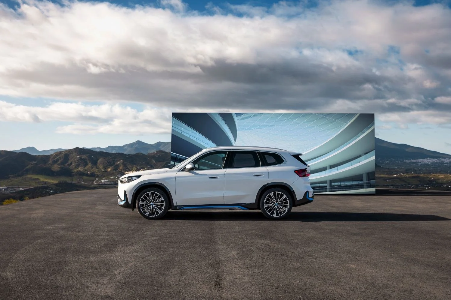 BMW iX1 66.5 kWh (204 Hp) eDrive202023 - thumbnail 16