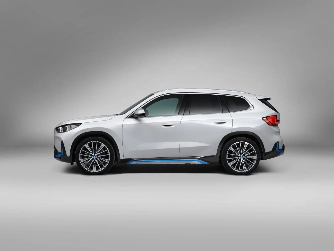 BMW iX1 66.5 kWh (204 Hp) eDrive202023 - thumbnail 5