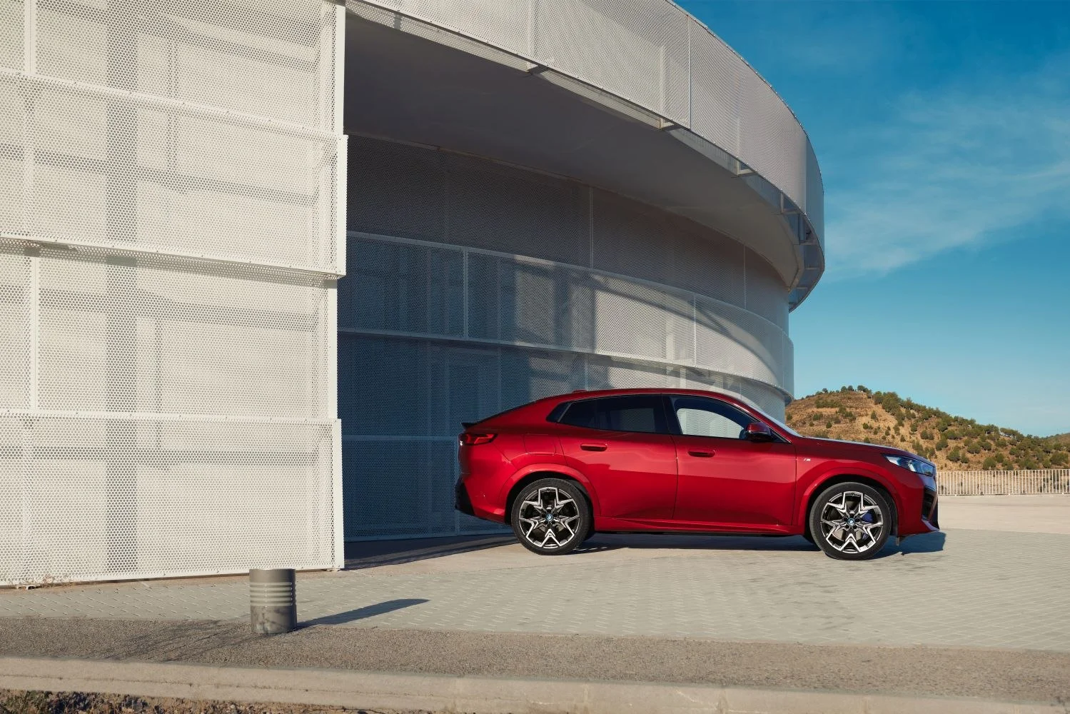 BMW iX2 66.5 kWh (204 Hp) eDrive202024 - thumbnail 9