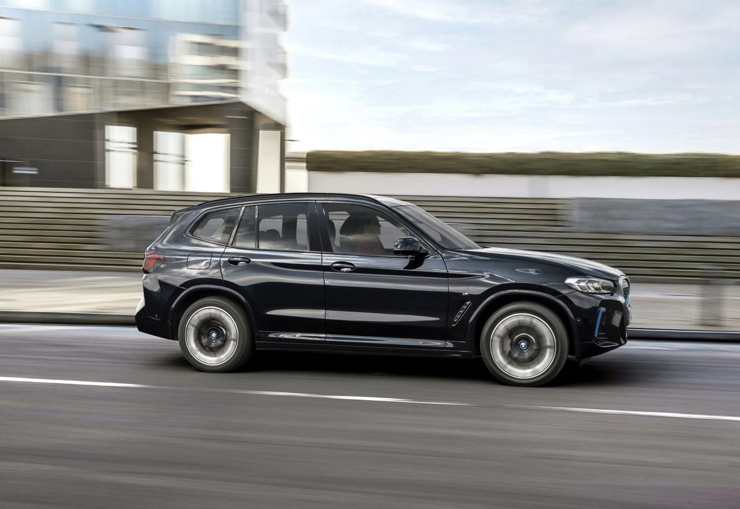 BMW iX3 80 kWh (286 Hp)2021 - thumbnail 5