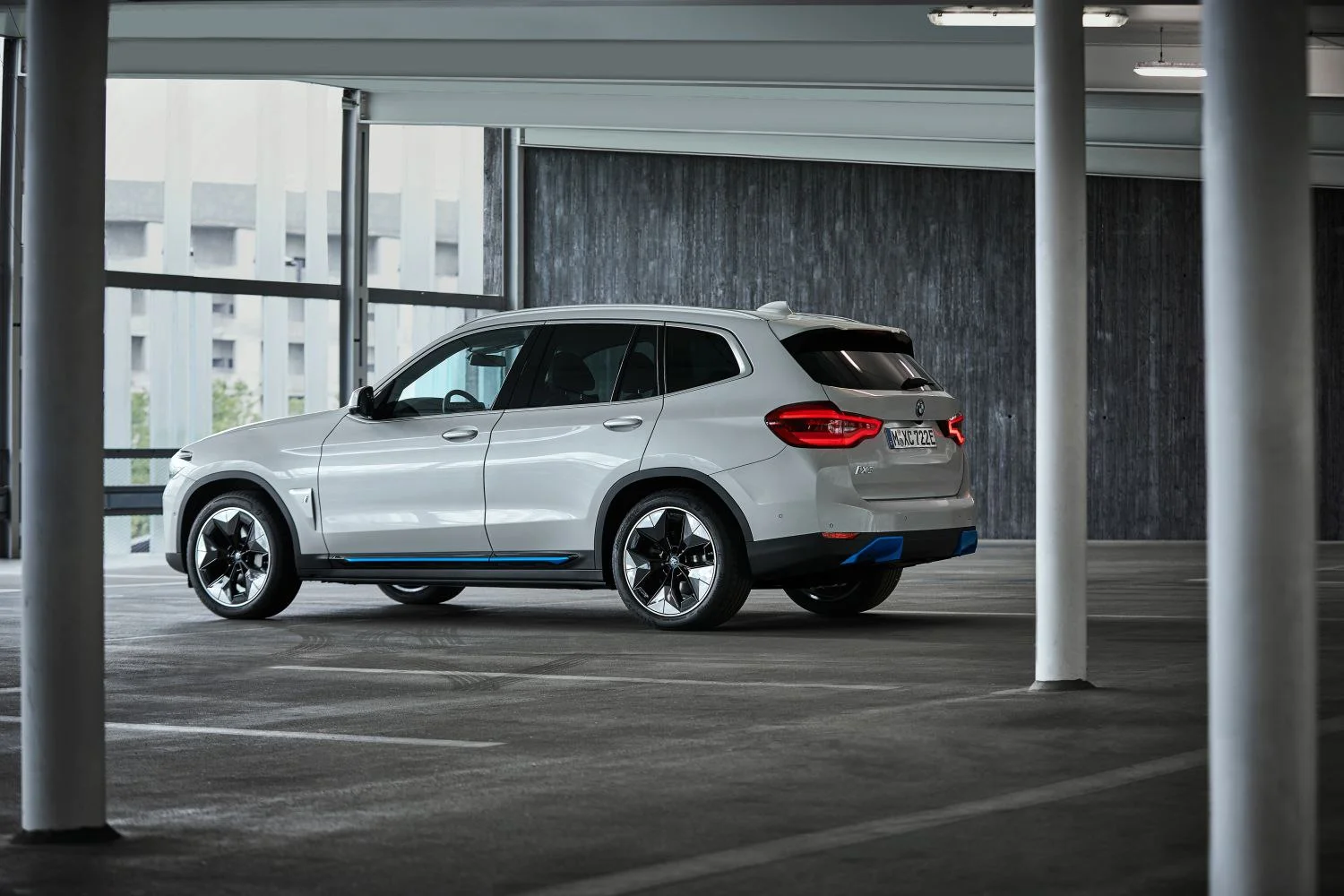 BMW iX3 80 kWh (286 Hp)2020 - 2021 thumbnail 3