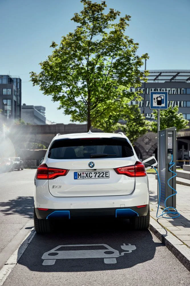 BMW iX3 80 kWh (286 Hp)2020 - 2021 thumbnail 10