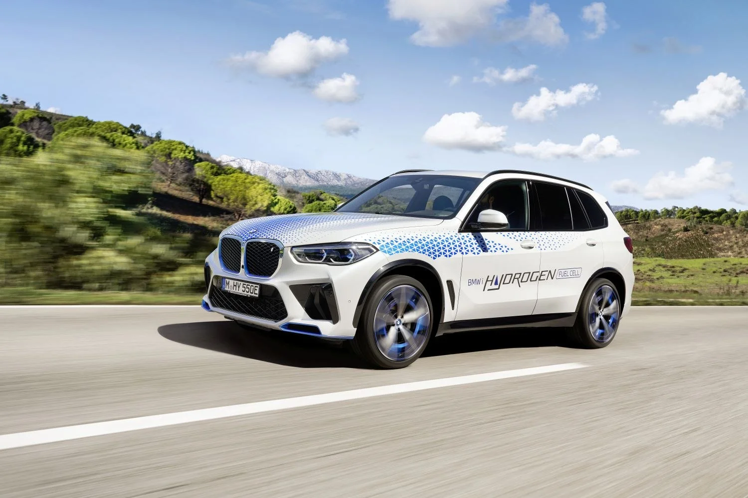 BMW iX5 BMW iX5 Hydrogen thumbnail 3