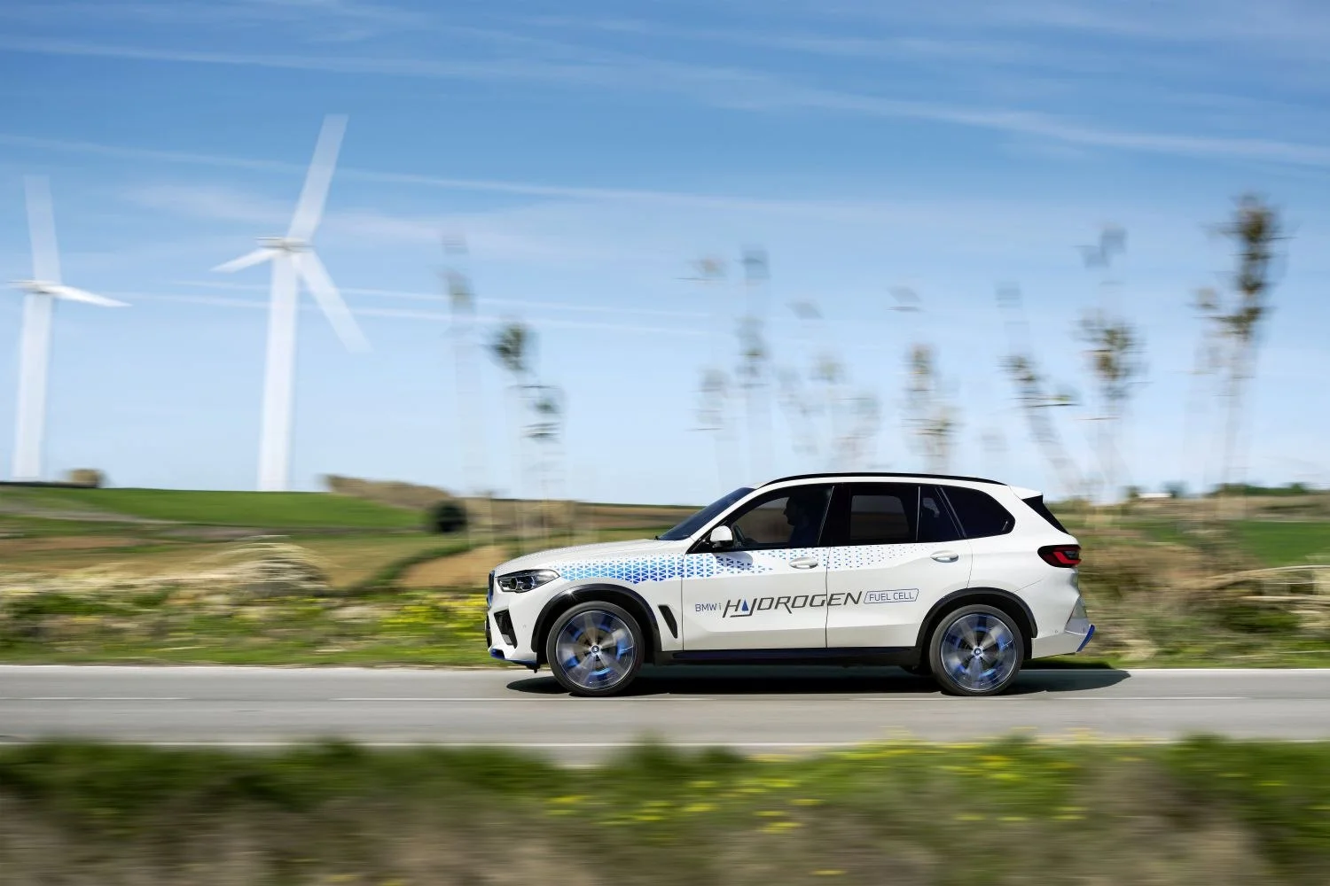 BMW iX5 BMW iX5 Hydrogen thumbnail 4