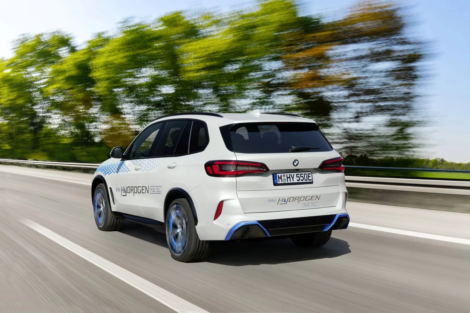 BMW iX5 BMW iX5 Hydrogen thumbnail 5