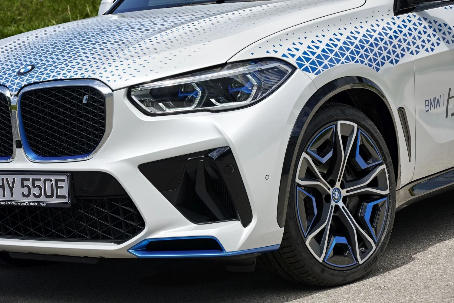 BMW iX5 BMW iX5 Hydrogen thumbnail 8