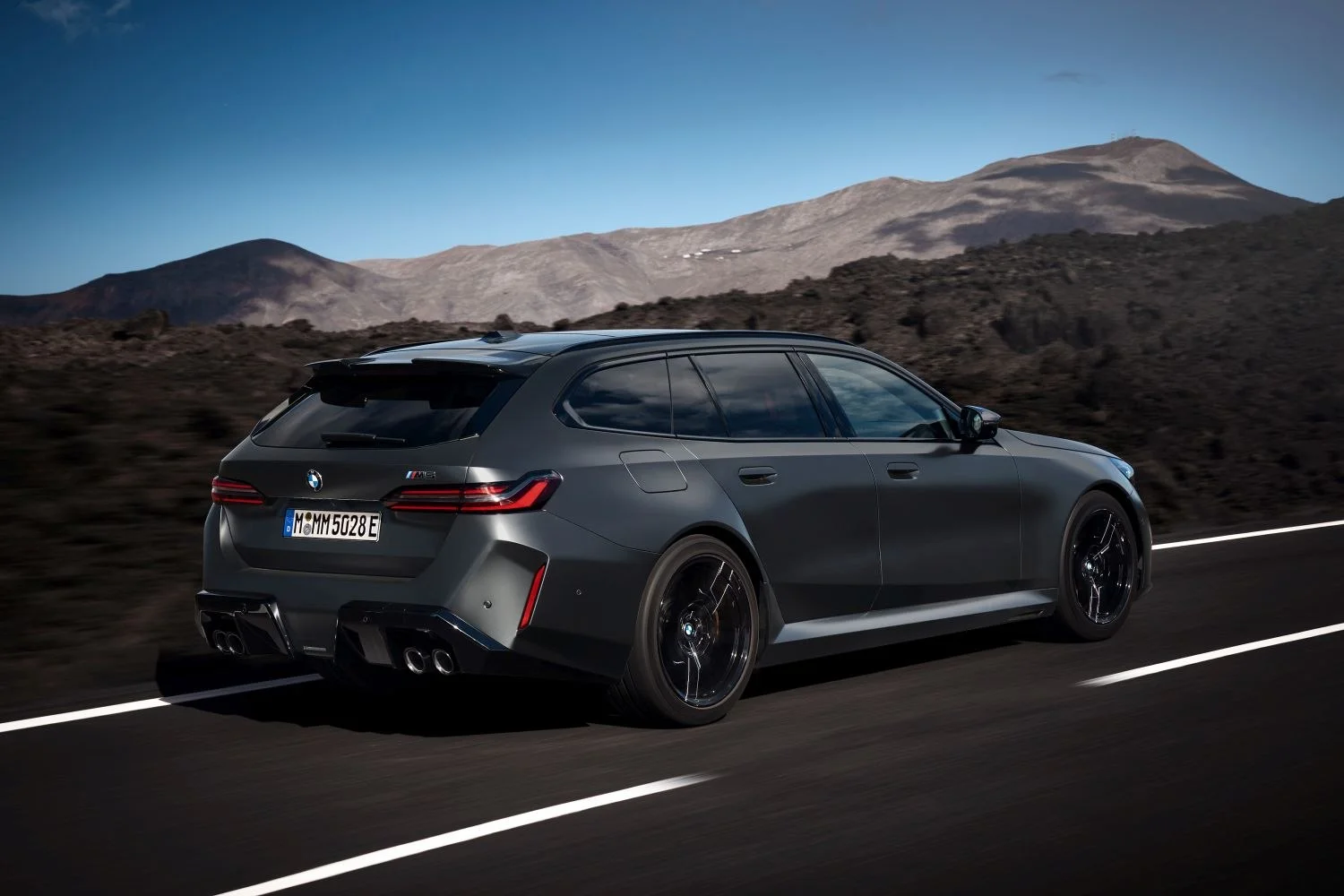 BMW M5 4.4 V8 (727 Hp) Plug-in Hybrid M xDrive M Steptronic2024 - thumbnail 9