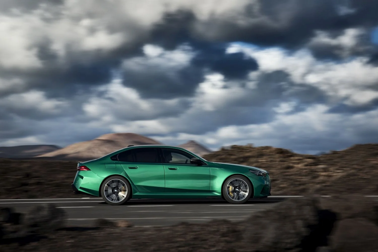 BMW M5 4.4 V8 (727 Hp) Plug-in Hybrid M xDrive M Steptronic2024 - thumbnail 11