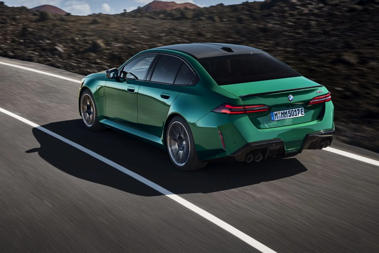 BMW M5 4.4 V8 (727 Hp) Plug-in Hybrid M xDrive M Steptronic2024 - thumbnail 13