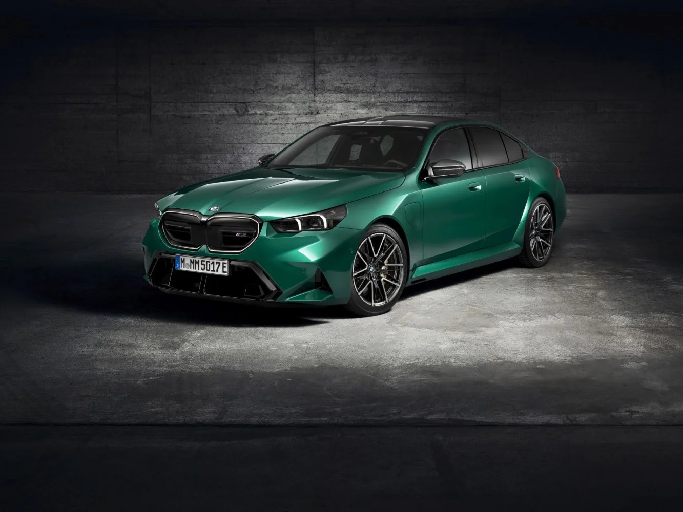 BMW M5 4.4 V8 (727 Hp) Plug-in Hybrid M xDrive M Steptronic2024 - thumbnail 18