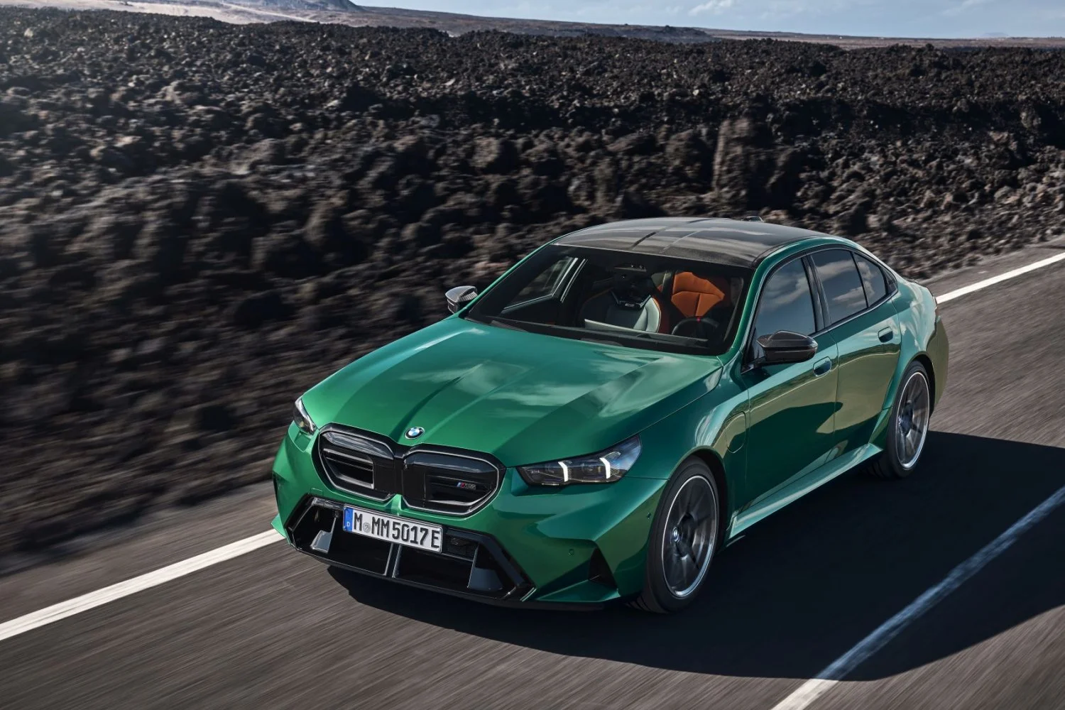 BMW M5 4.4 V8 (727 Hp) Plug-in Hybrid M xDrive M Steptronic2024 - thumbnail 4