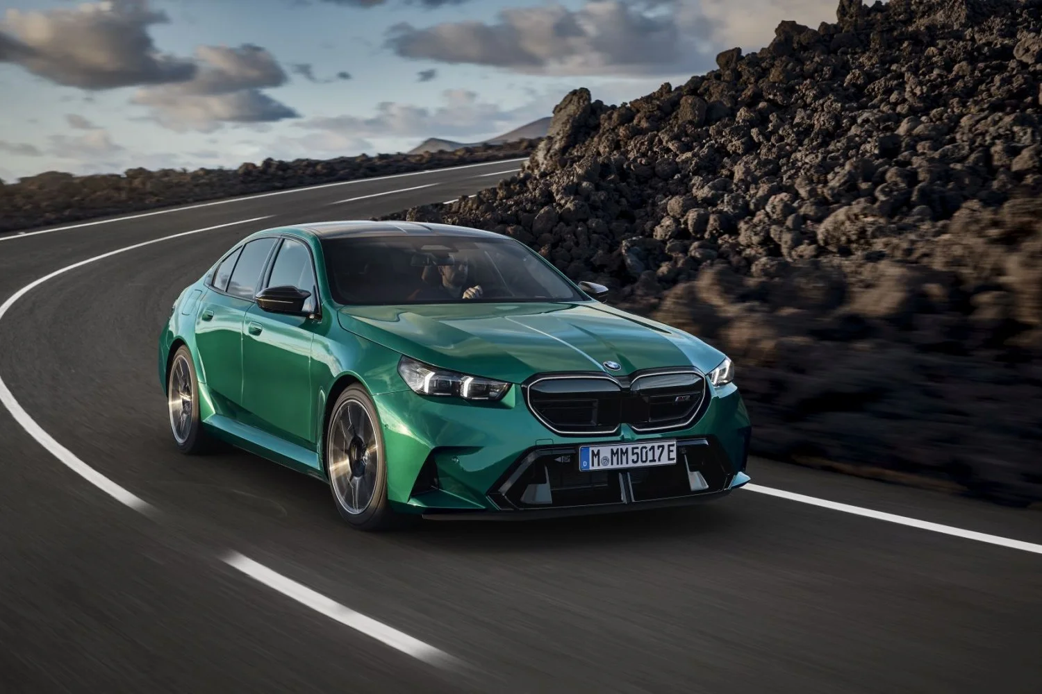 BMW M5 4.4 V8 (727 Hp) Plug-in Hybrid M xDrive M Steptronic2024 - thumbnail 5