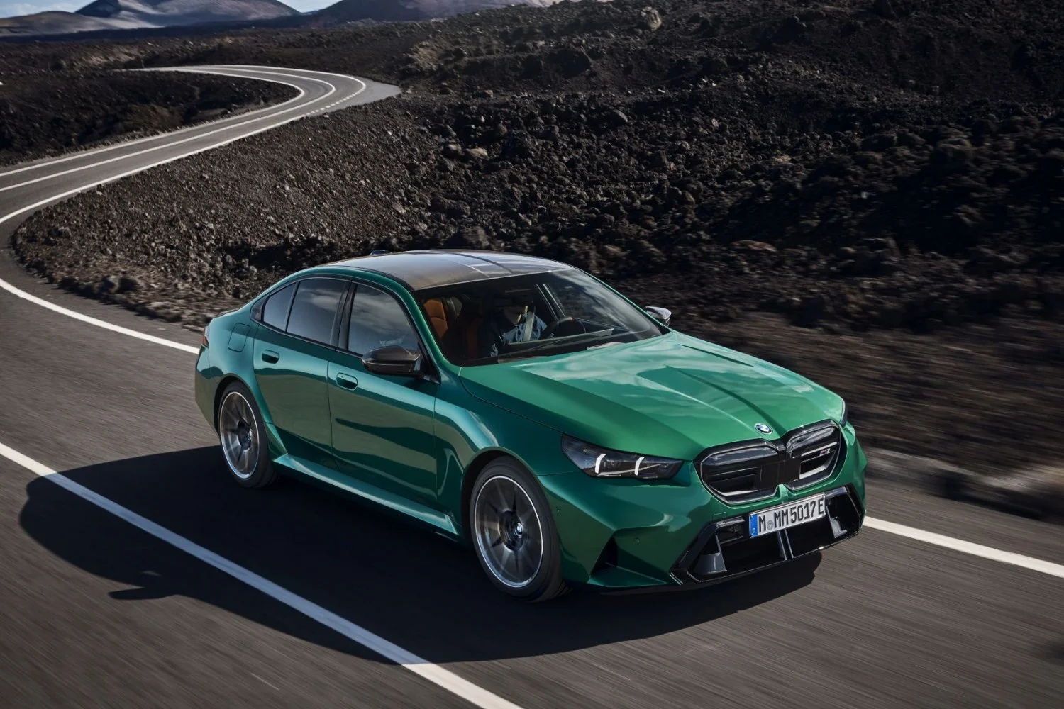 BMW M5 4.4 V8 (727 Hp) Plug-in Hybrid M xDrive M Steptronic2024 - thumbnail 7