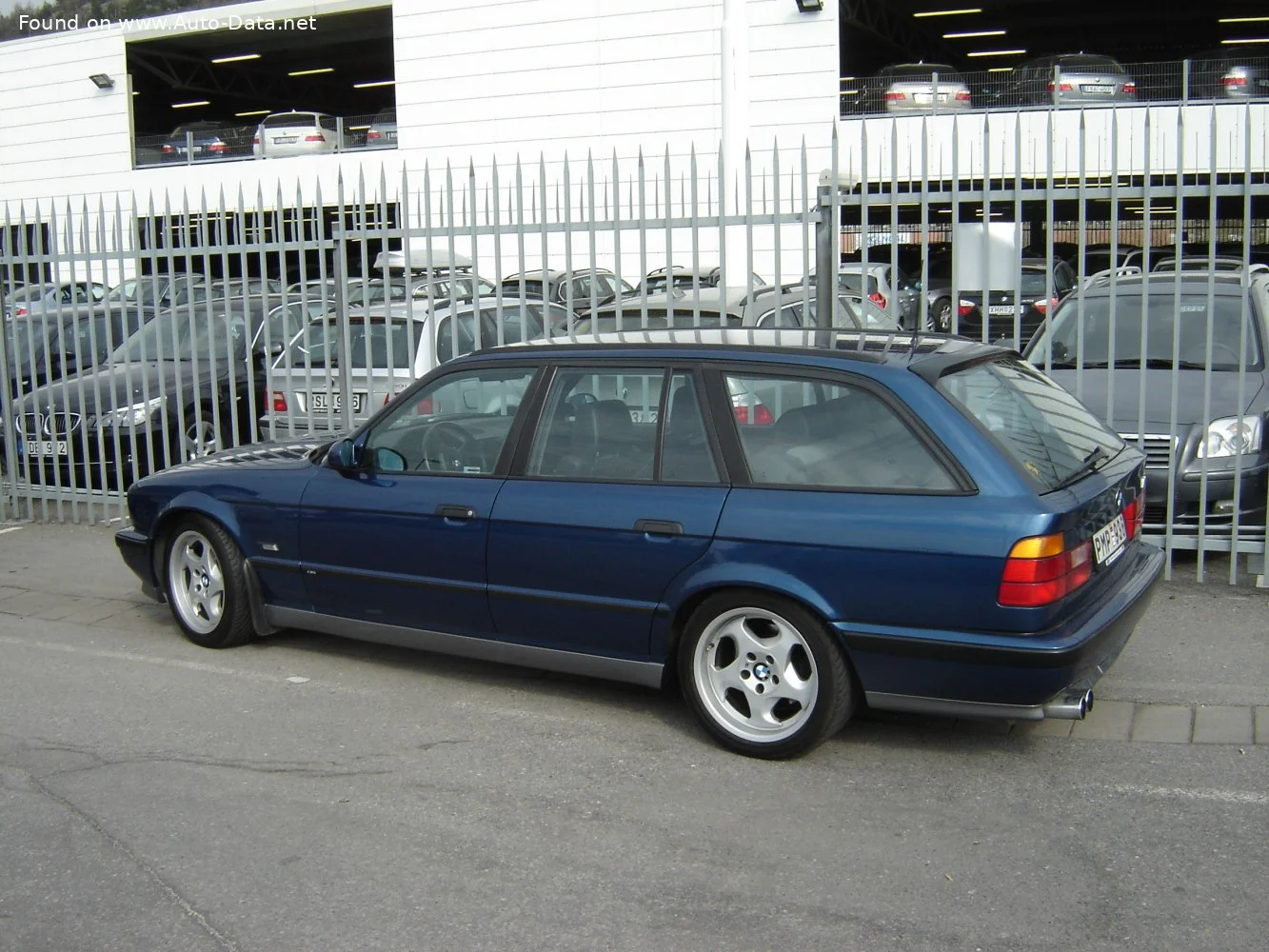 BMW M5 3.8 (340 Hp) Manual 5-speed1992 - 1994 thumbnail 11