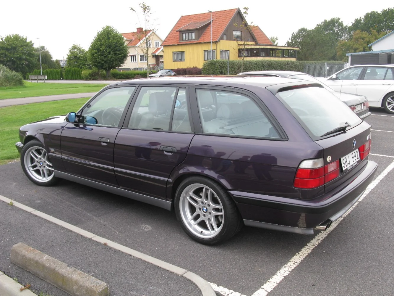 BMW M5 3.8 (340 Hp) Manual 5-speed1992 - 1994 thumbnail 5