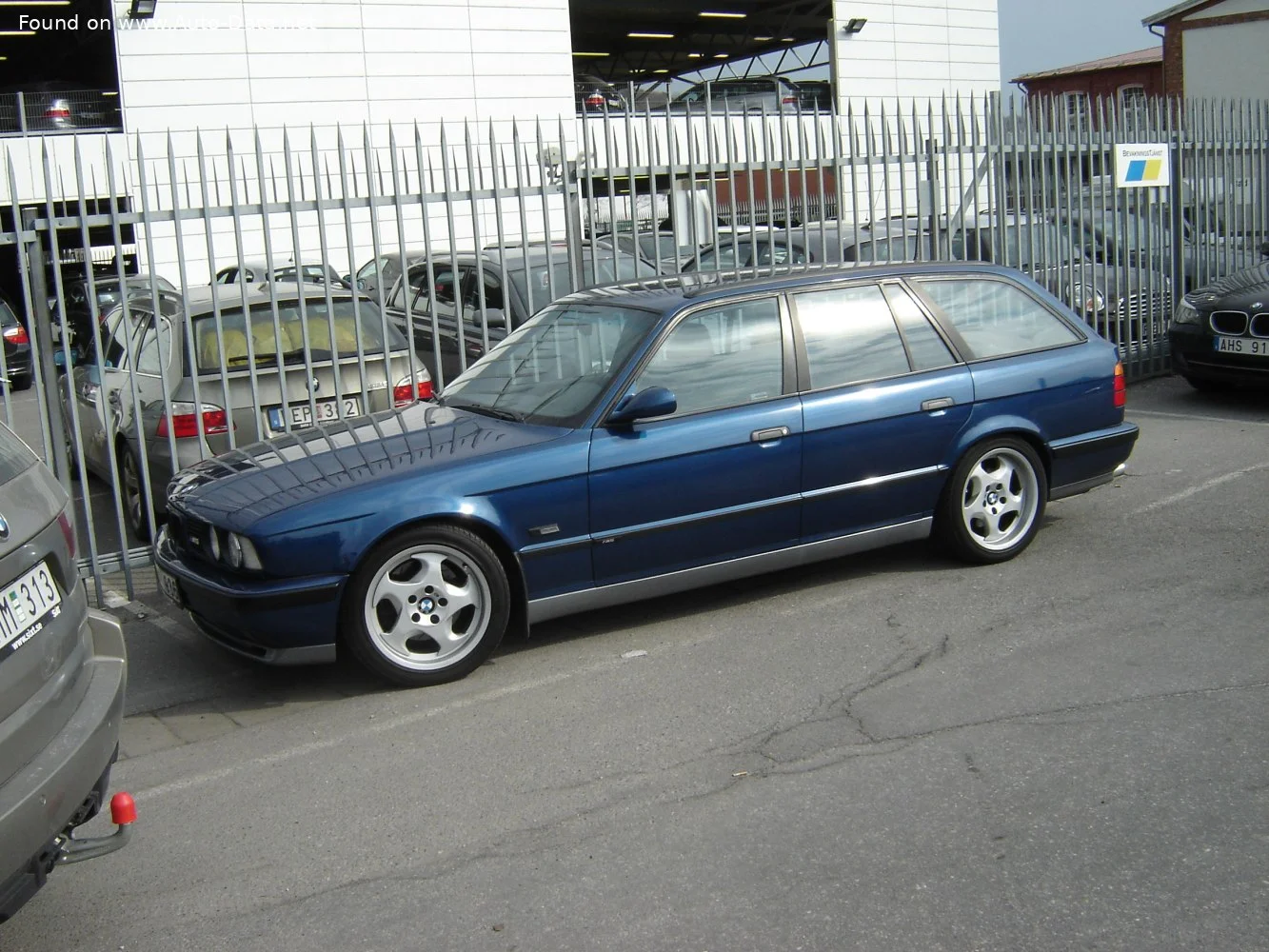 BMW M5 3.8 (340 Hp) Manual 5-speed1992 - 1994 thumbnail 10