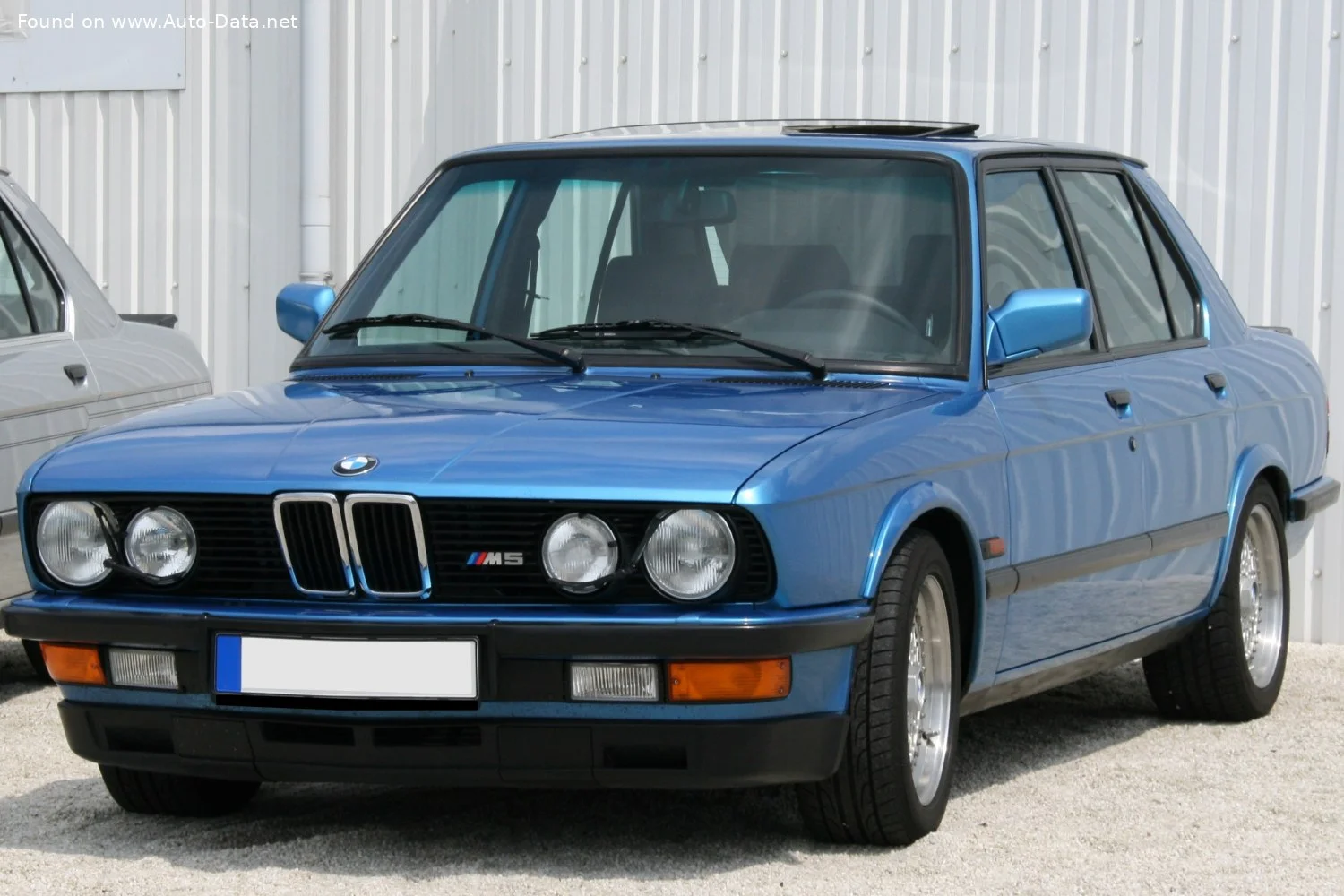 BMW M5 3.5 (286 Hp)1985 - 1987 - 1