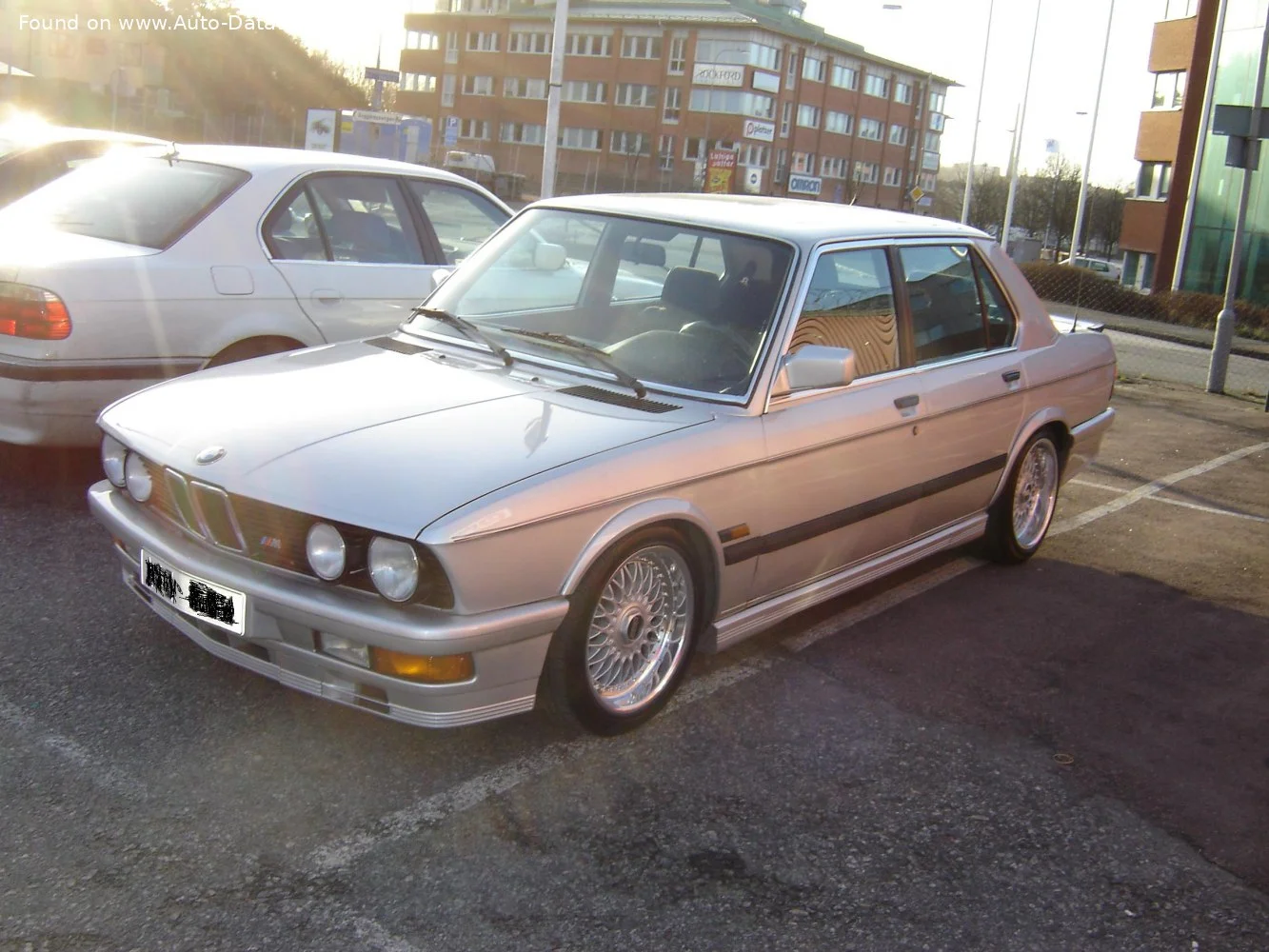 BMW M5 3.5 (286 Hp)1985 - 1987 thumbnail 13