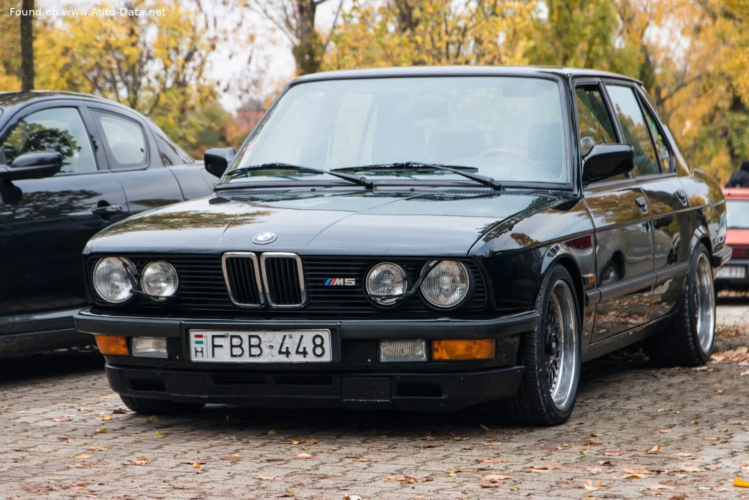 BMW M5 3.5 (286 Hp)1985 - 1987 thumbnail 4