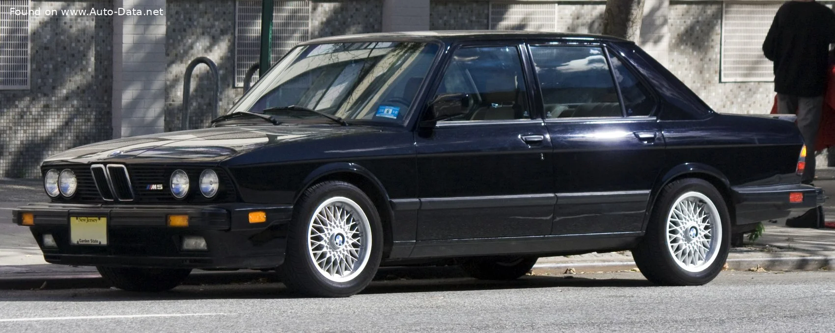 BMW M5 3.5 (286 Hp)1985 - 1987 thumbnail 5