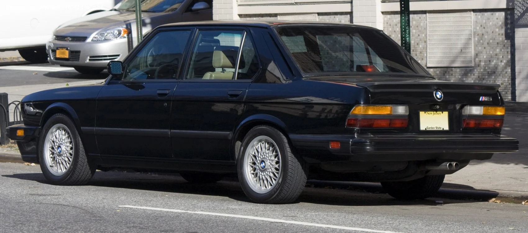 BMW M5 3.5 (286 Hp)1985 - 1987 thumbnail 6