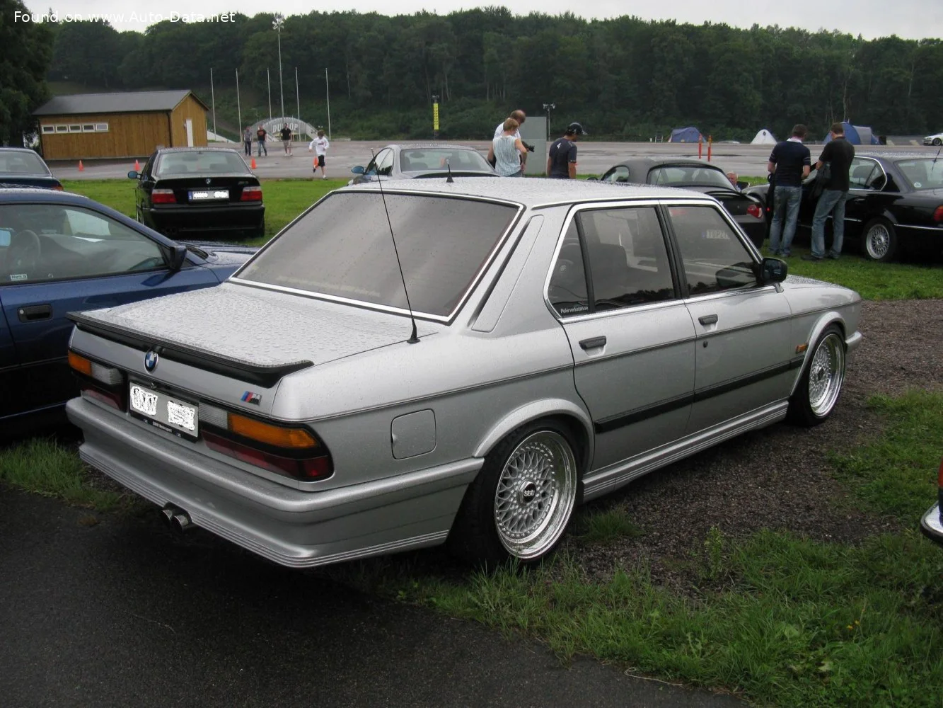 BMW M5 3.5 (286 Hp)1985 - 1987 thumbnail 8