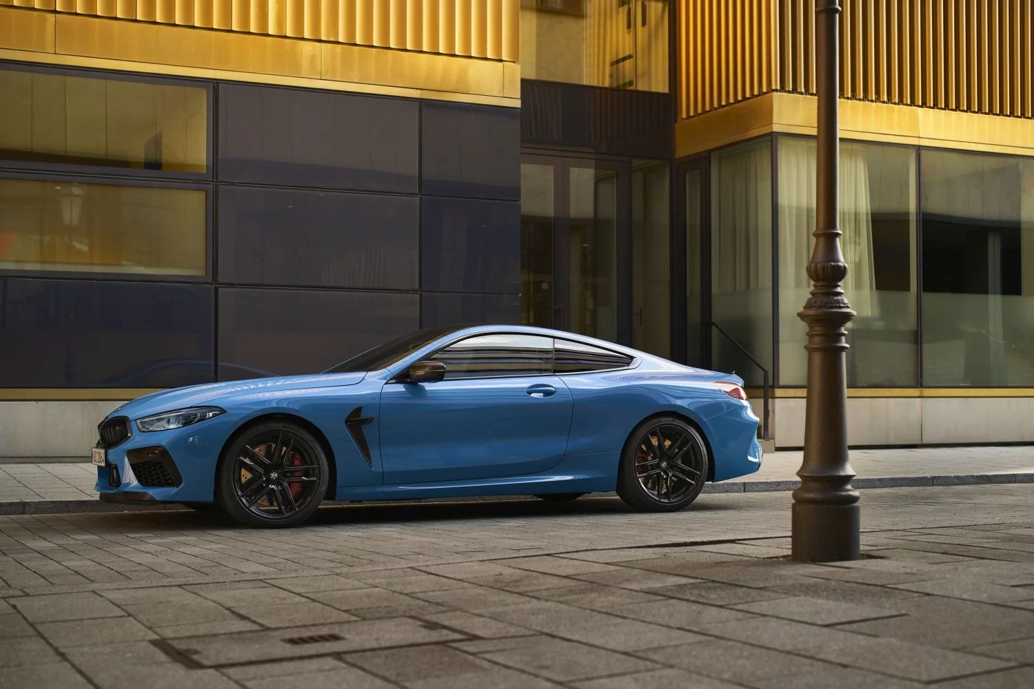 BMW M8 Competition 4.4 V8 (625 Hp) xDrive Steptronic Sport2022 - - 1