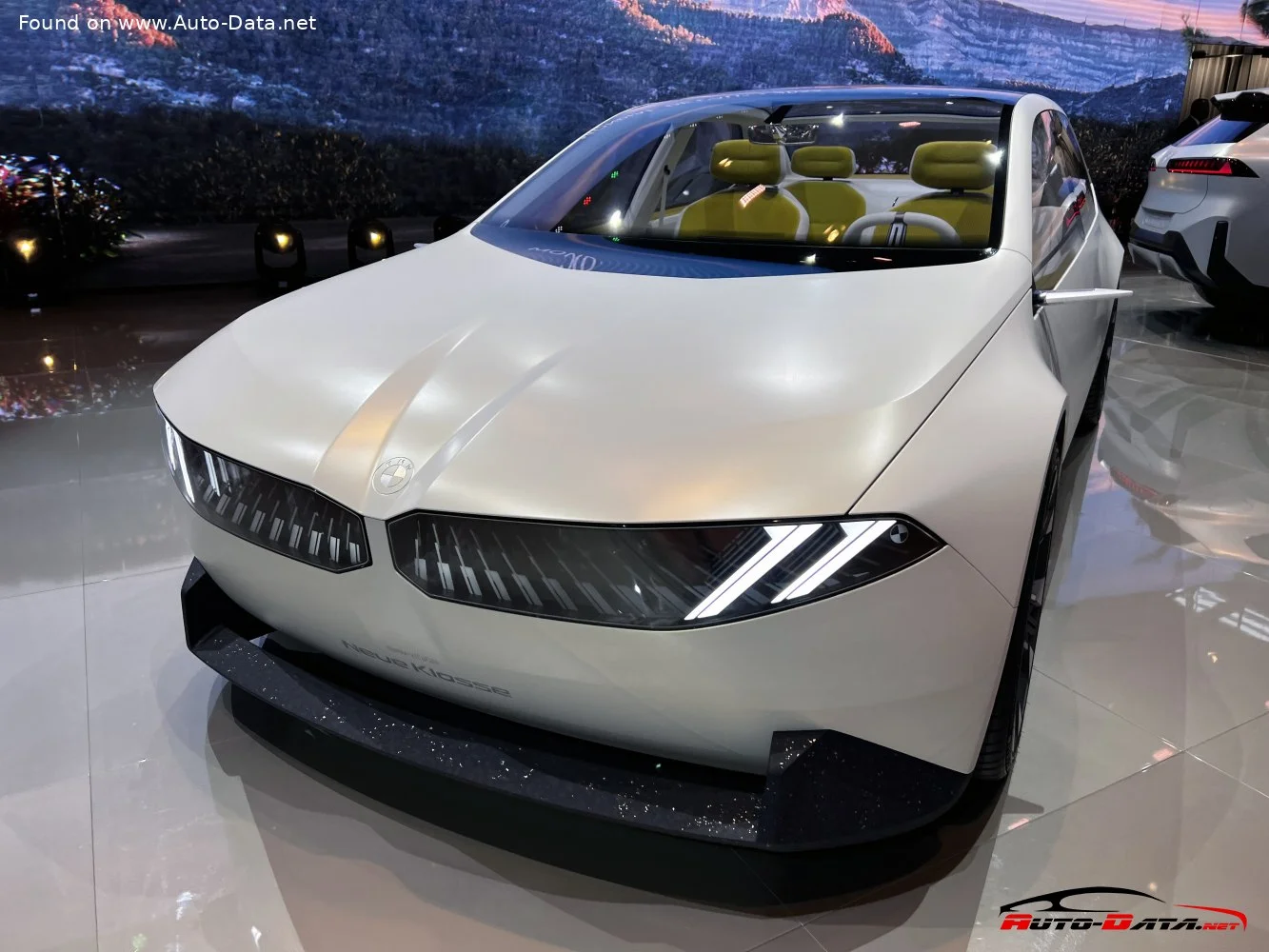 BMW Vision Neue Klasse BMW Vision Neue Klasse thumbnail 2
