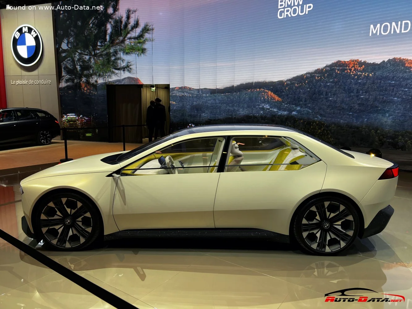 BMW Vision Neue Klasse BMW Vision Neue Klasse thumbnail 3