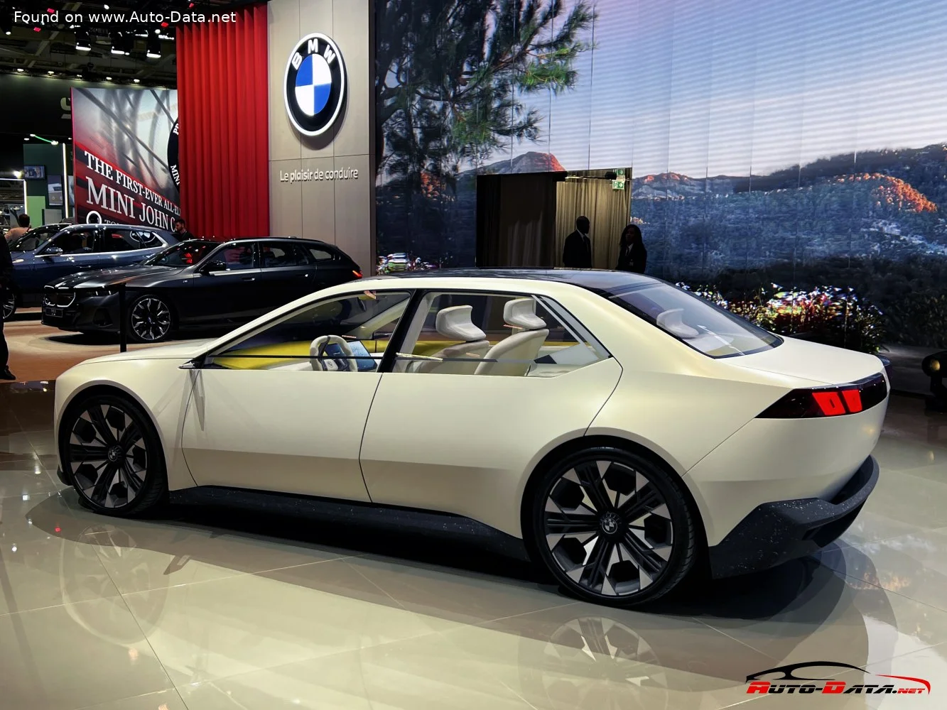 BMW Vision Neue Klasse BMW Vision Neue Klasse thumbnail 6
