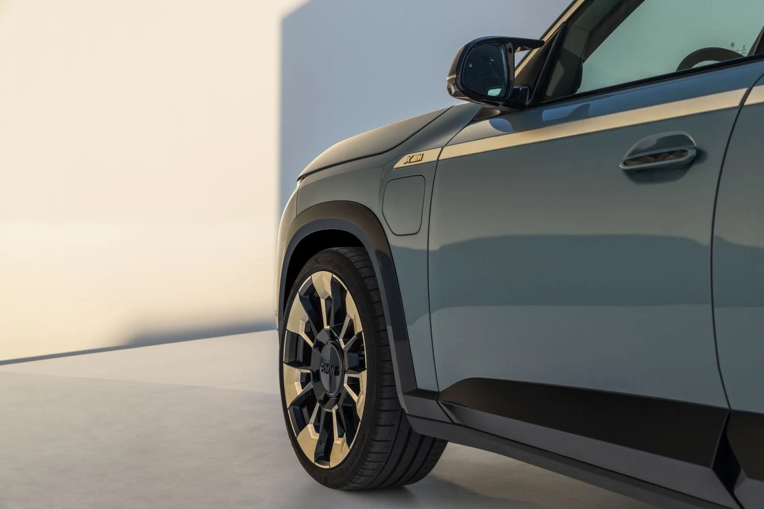 BMW XM 4.4 V8 (653 Hp) Plug-in Hybrid xDrive Steptronic2022 - thumbnail 13