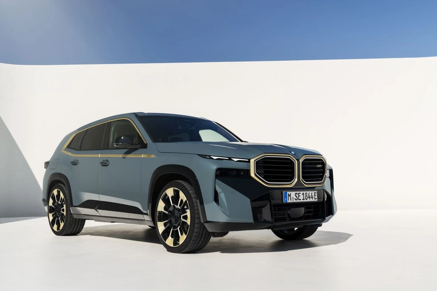 BMW XM 4.4 V8 (653 Hp) Plug-in Hybrid xDrive Steptronic2022 - thumbnail 4