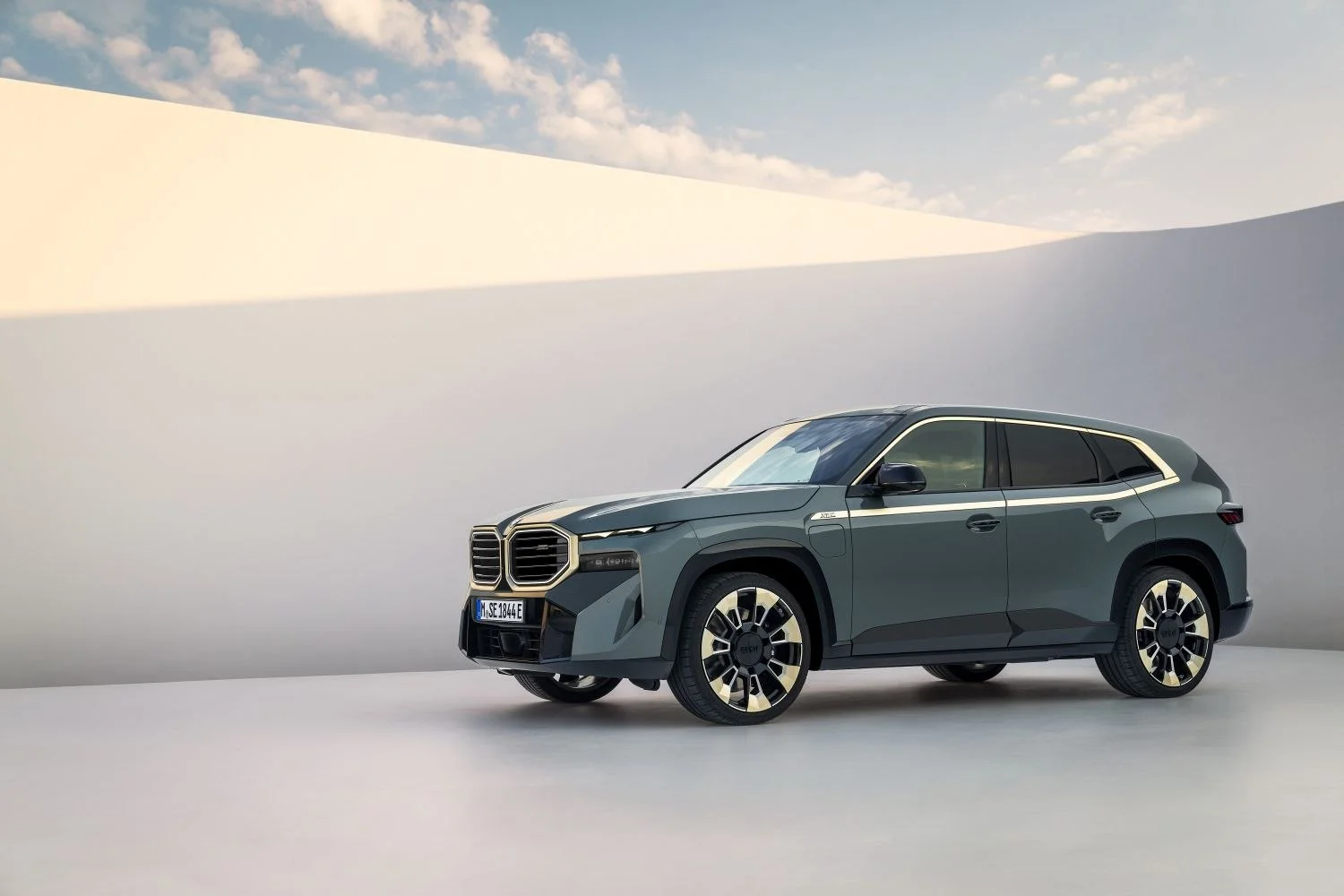 BMW XM 4.4 V8 (653 Hp) Plug-in Hybrid xDrive Steptronic2022 - thumbnail 6