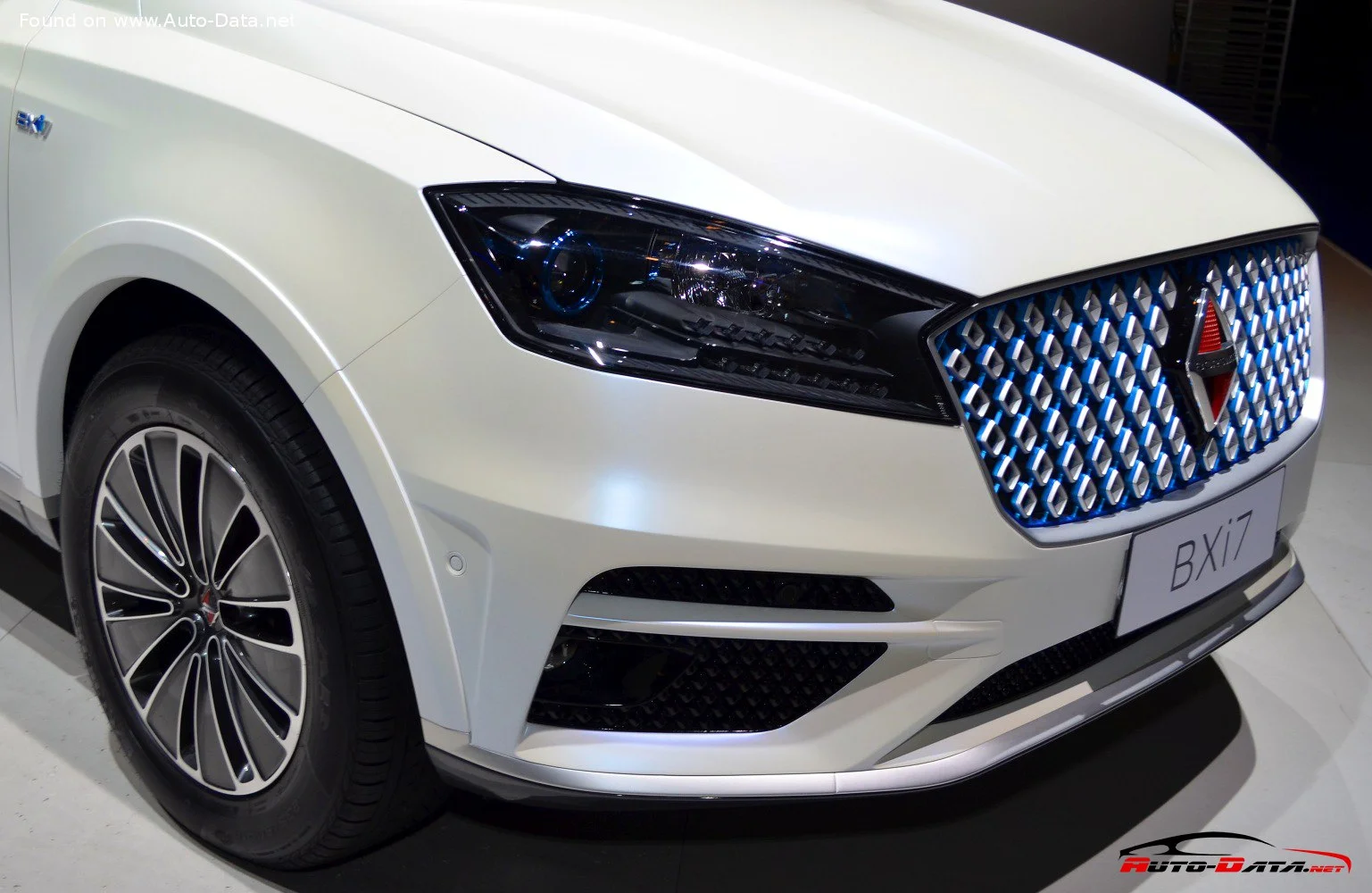 Borgward BXi7 Electric (272 Hp) AWD2018 - 2018 thumbnail 9